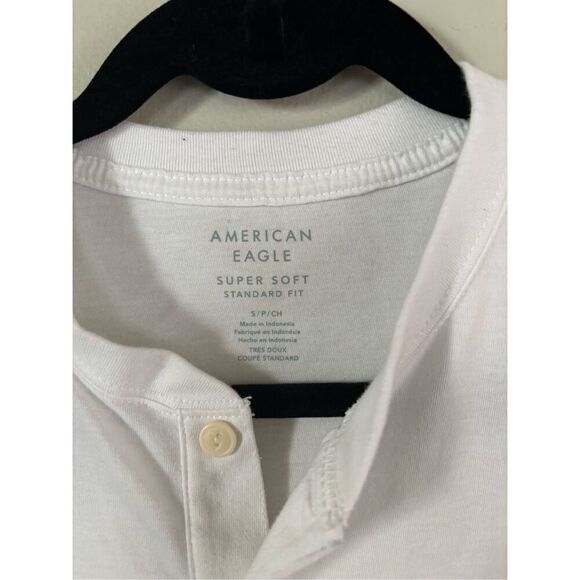 Men’s American Eagle SZ Small White Super Soft Standard Fit 3 Button Shirt - Picture 3 of 5
